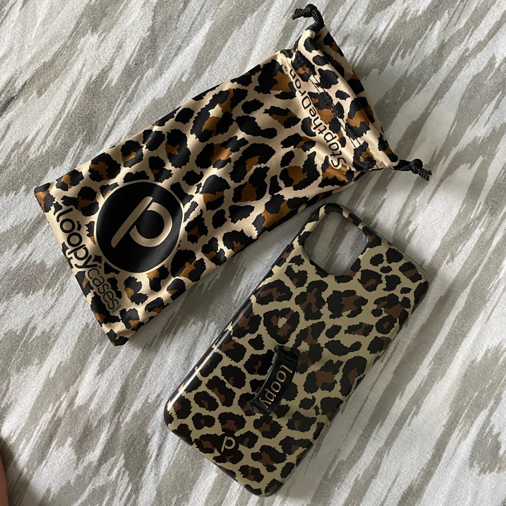 11 pro max loopy case with sleeve- cheetah